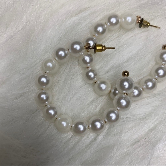 Francesca’s Pearl Hoop Earrings - Picture 3 of 4